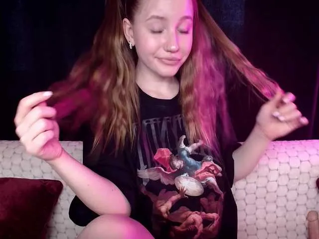 Live sex webcam photo for SindiWatson #277958609