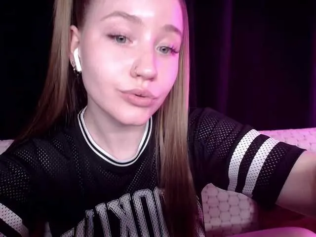 Live sex webcam photo for SindiWatson #290726872
