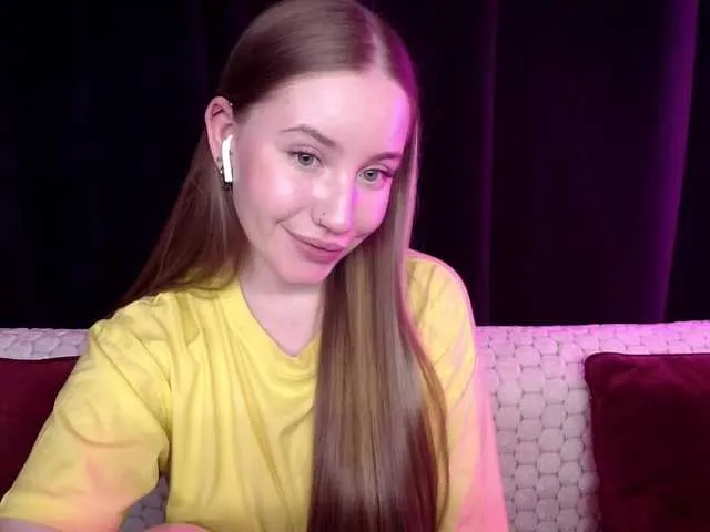 Live sex webcam photo for SindiWatson #291617856