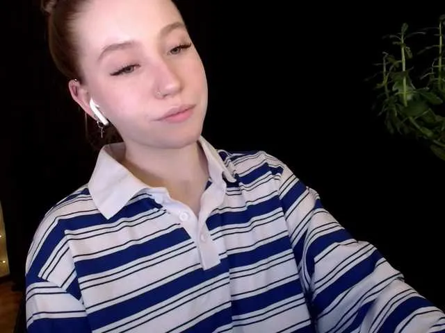 Live sex webcam photo for SindiWatson #291949957