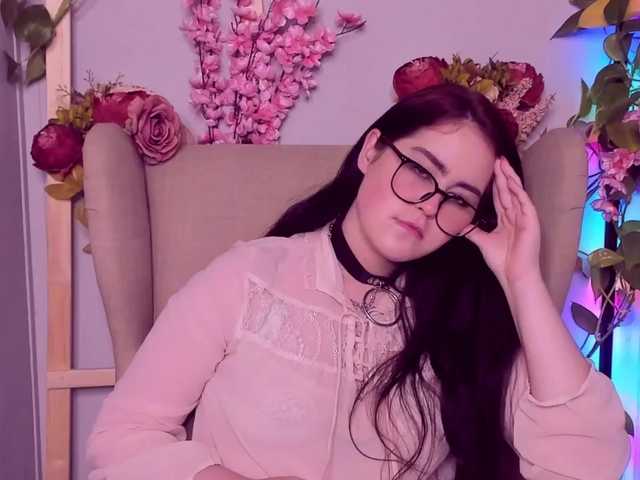 Live sex webcam photo for SindySmitt #271946386