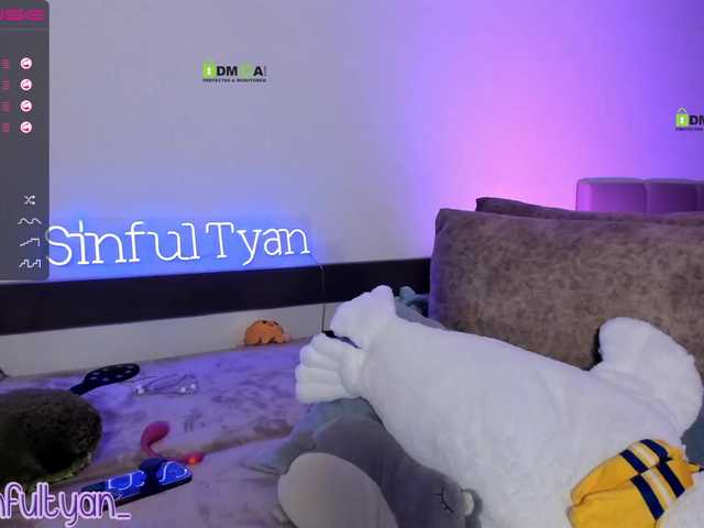 Live sex webcam photo for SinfulTyan #273396001