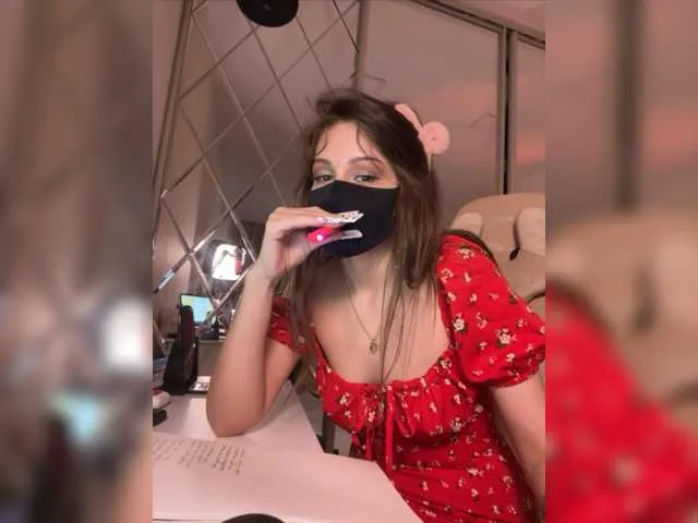Live sex webcam photo for SinfulTyan #276998062