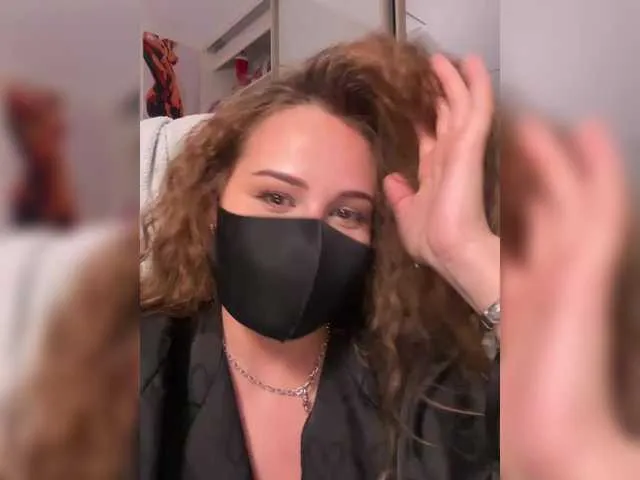 Live sex webcam photo for SinfulTyan #292263967