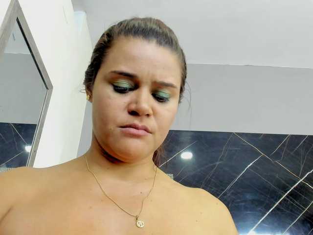 Live sex webcam photo for SinthiaCollin #277550336