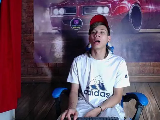 Live sex webcam photo for SirRyant #278026207