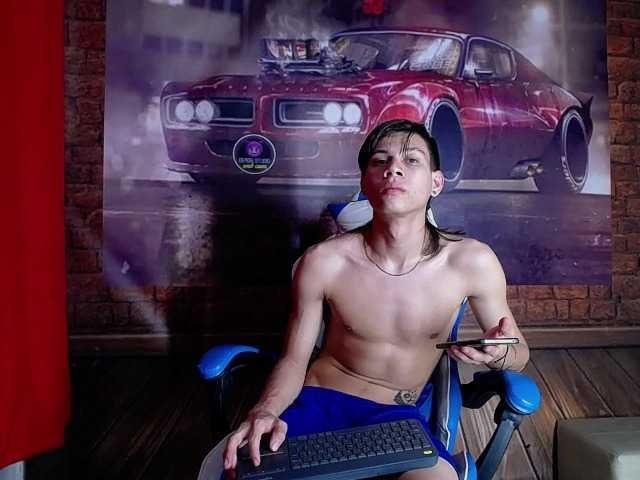 Live sex webcam photo for SirRyant #278045930