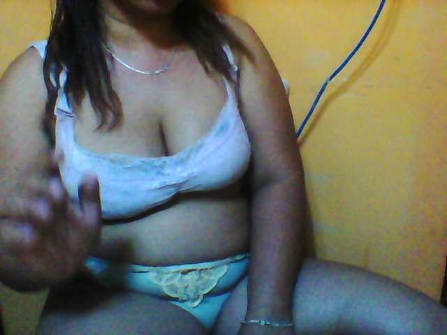 Live sex webcam photo for Sisi41 #272864374