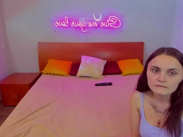 Live sex webcam photo for SixNipples #276192416