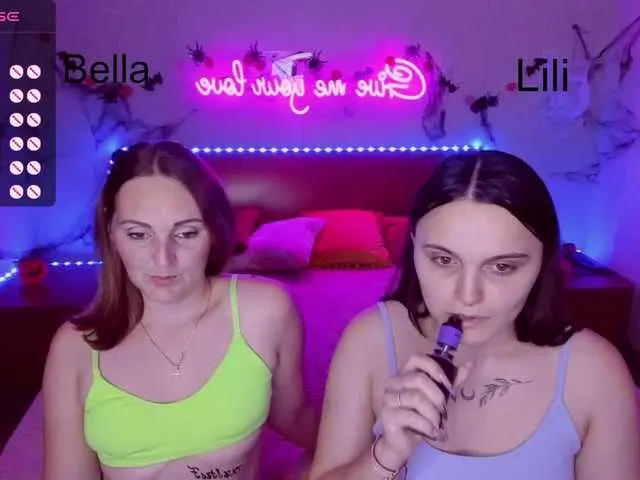 Live sex webcam photo for SixNipples #276635108
