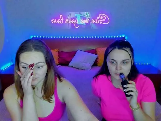 Live sex webcam photo for SixNipples #277201389