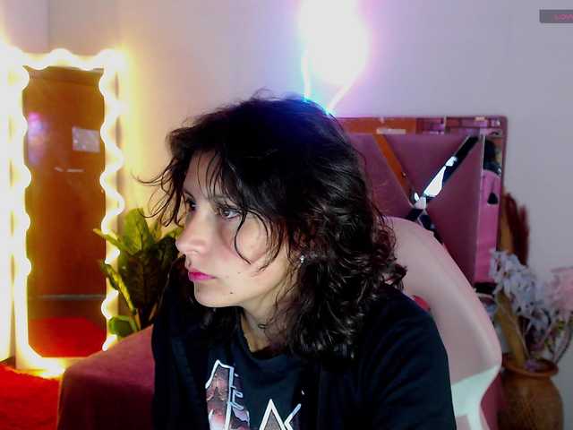 Live sex webcam photo for Skarlet-tay #277428895