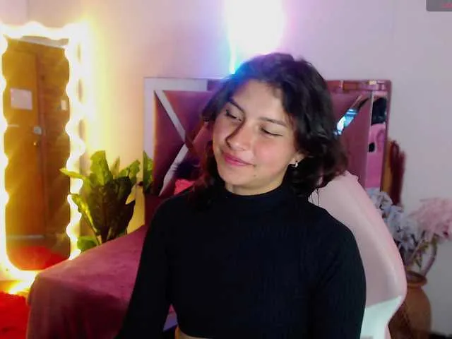 Live sex webcam photo for Skarlet-tay #277461993