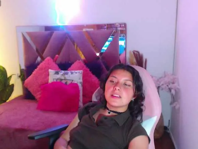 Live sex webcam photo for Skarlet-tay #277477675