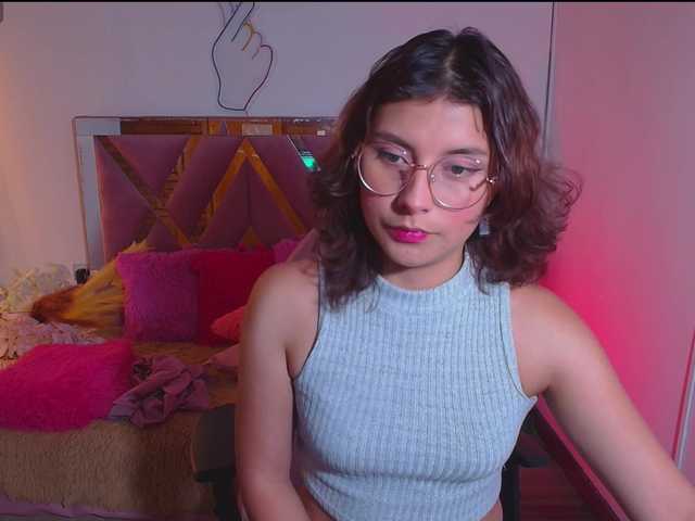 Live sex webcam photo for Skarlet-tay #278038775