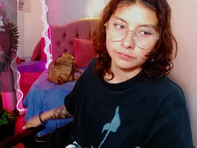 Live sex webcam photo for Skarlet-tay #278056987