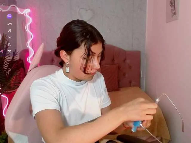 Live sex webcam photo for Skarlet-tay #278093908