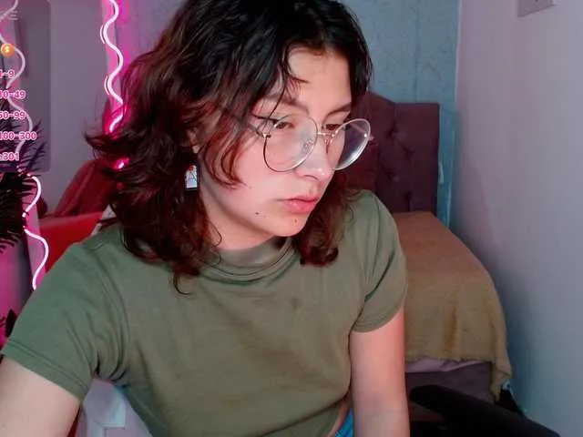 Live sex webcam photo for Skarlet-tay #278100868