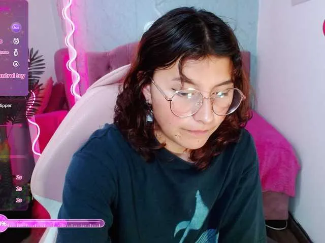 Live sex webcam photo for Skarlet-tay #278171051