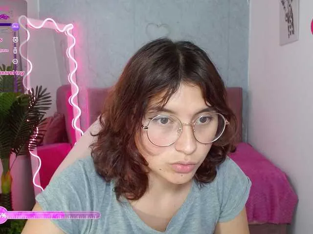 Live sex webcam photo for Skarlet-tay #278180950