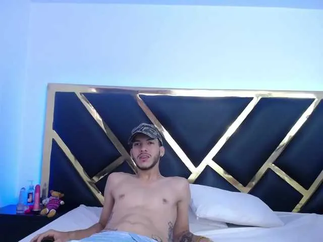 Live sex webcam photo for Skarletyjacob #271920458