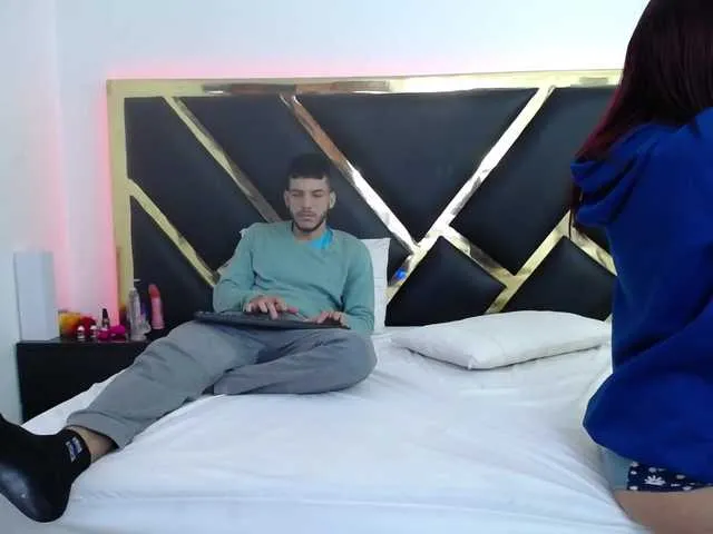 Live sex webcam photo for Skarletyjacob #271965372