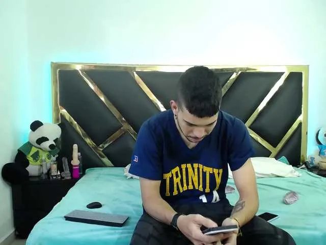 Live sex webcam photo for Skarletyjacob #272512033