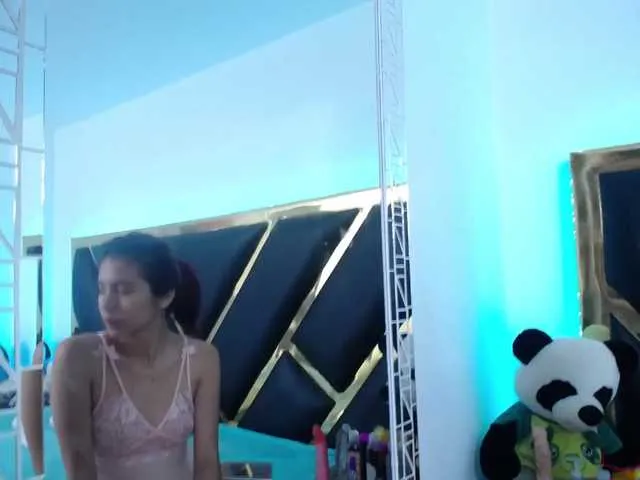 Live sex webcam photo for Skarletyjacob #272618293