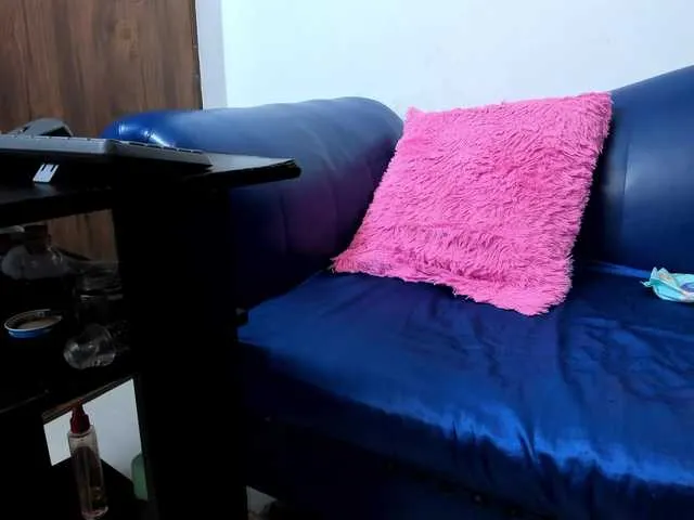 Live sex webcam photo for Skinny-Mature #292261384