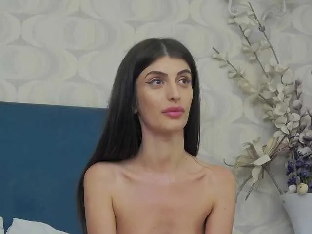 Live sex webcam photo for SkinnyClassyC #275538082