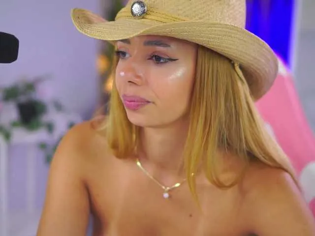 Live sex webcam photo for SkinnySophie #278209347