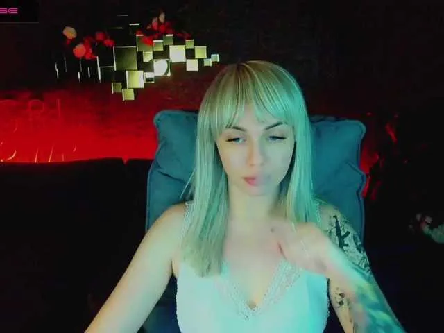 Live sex webcam photo for SkyEyesss #271946641