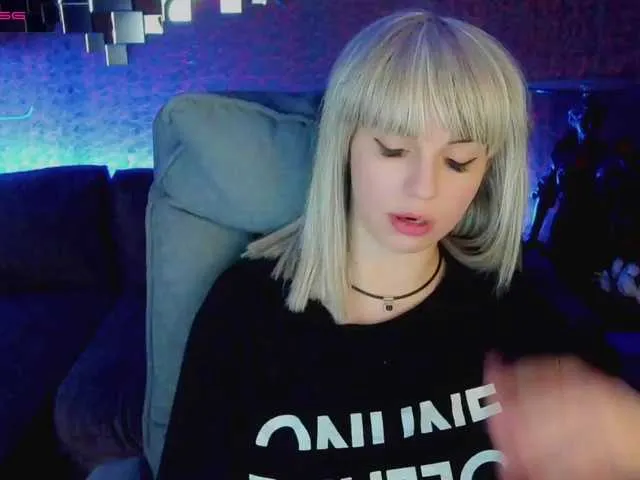 Live sex webcam photo for SkyEyesss #272045228
