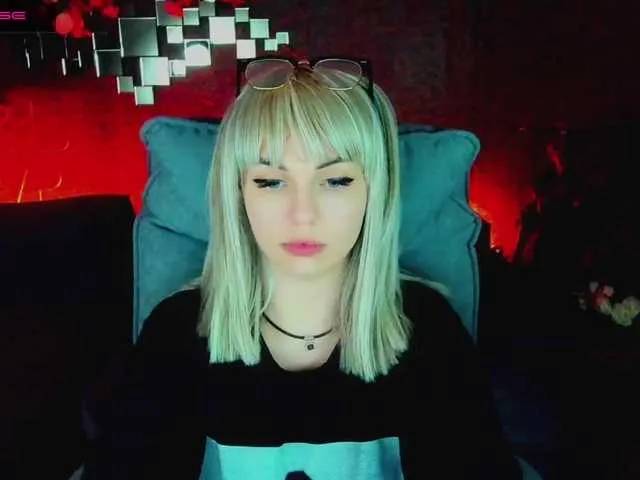 Live sex webcam photo for SkyEyesss #272057770
