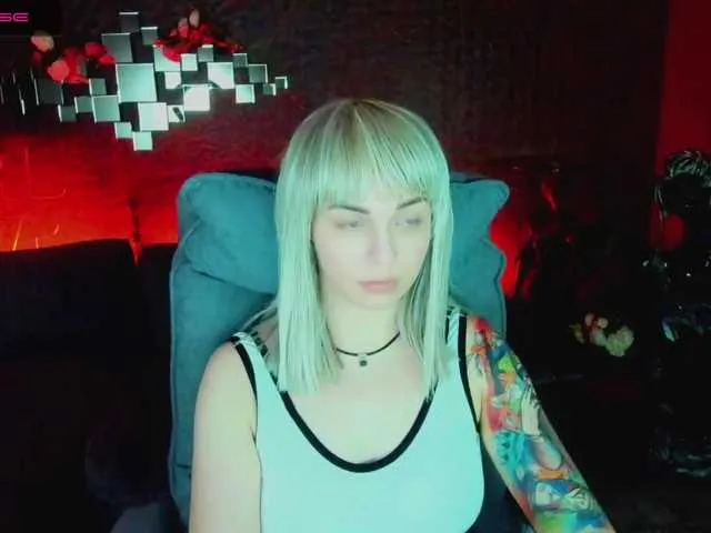 Live sex webcam photo for SkyEyesss #272113246