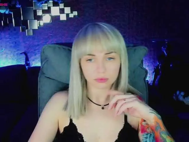 Live sex webcam photo for SkyEyesss #272149430