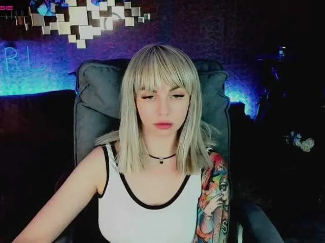 Live sex webcam photo for SkyEyesss #272346841