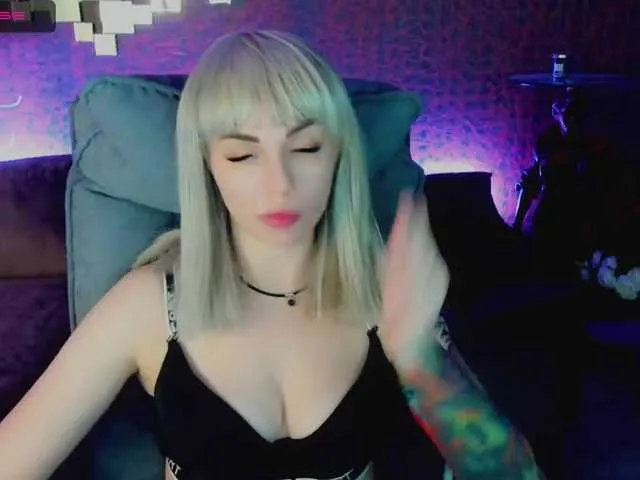 Live sex webcam photo for SkyEyesss #272375757