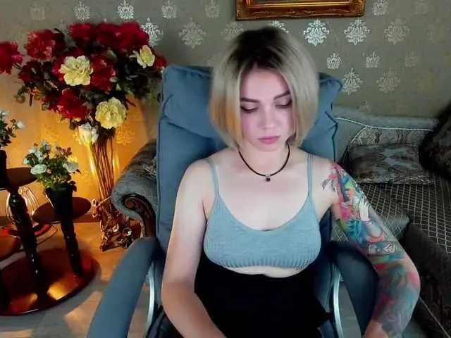 Live sex webcam photo for SkyEyesss #273675592