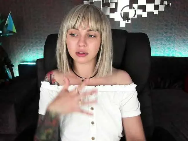 Live sex webcam photo for SkyEyesss #273876661