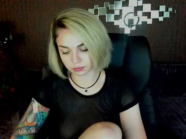 Live sex webcam photo for SkyEyesss #273886336