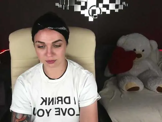Live sex webcam photo for SkyEyesss #273957208