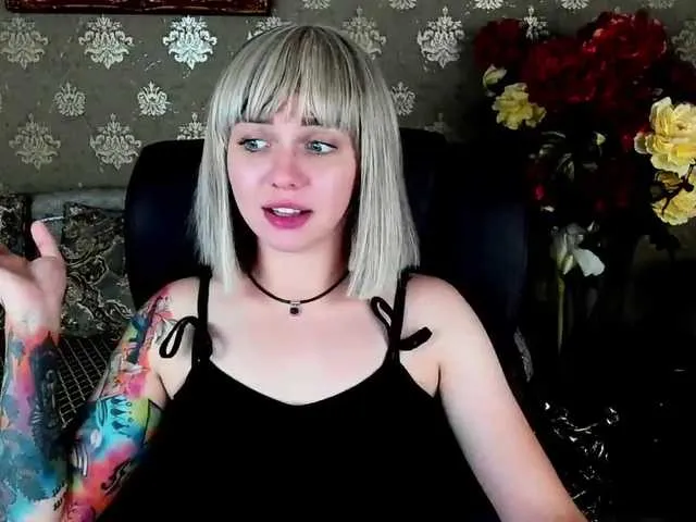 Live sex webcam photo for SkyEyesss #273967705