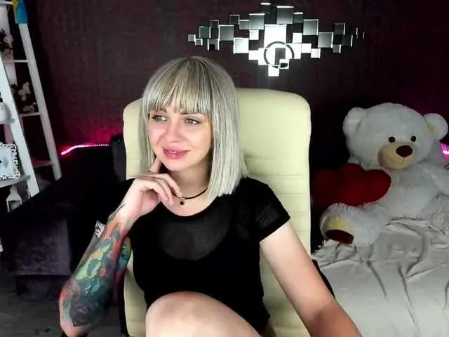 Live sex webcam photo for SkyEyesss #273979274