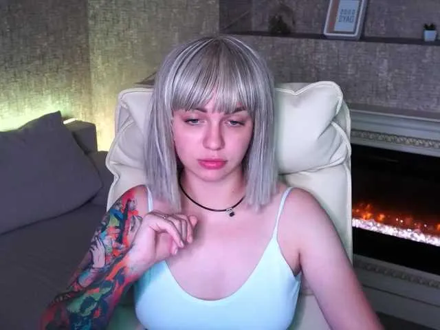 Live sex webcam photo for SkyEyesss #274020914
