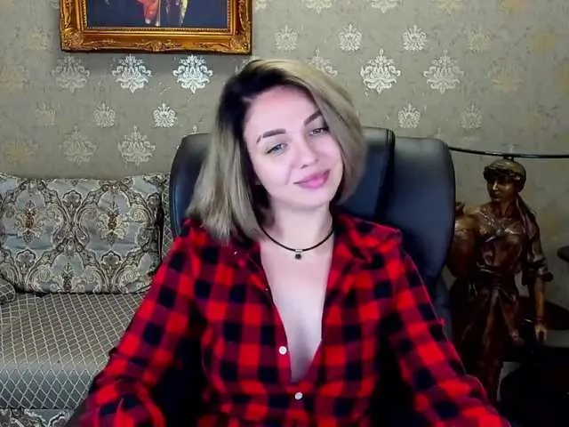 Live sex webcam photo for SkyEyesss #274054874