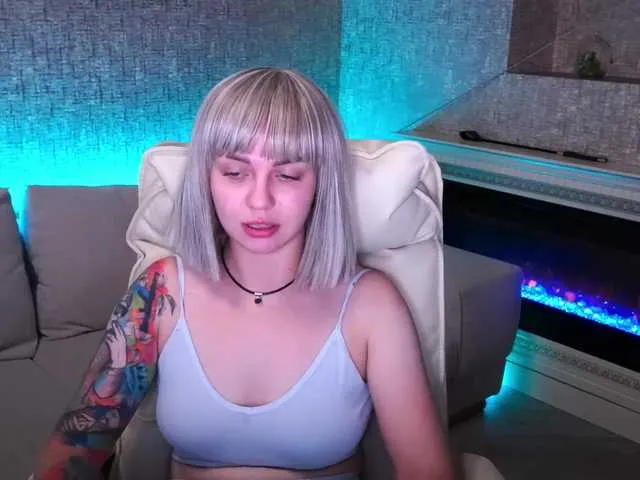 Live sex webcam photo for SkyEyesss #274123290