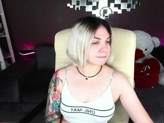 Live sex webcam photo for SkyEyesss #274238386