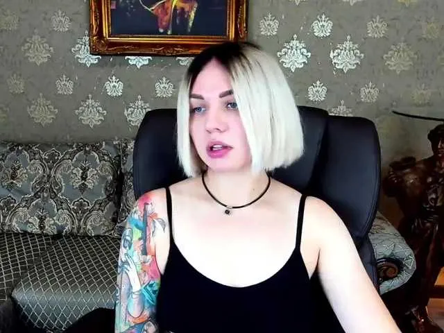 Live sex webcam photo for SkyEyesss #274308948