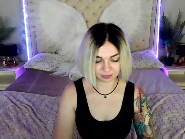 Live sex webcam photo for SkyEyesss #274401226